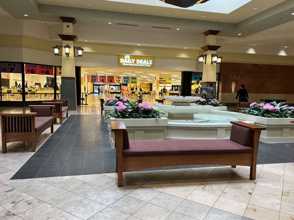 Lansing Mall - Aug 13 2022